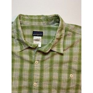 Patagonia Mens  XL Short Sleeve Button Down Green Plaid Shirt Lightweight